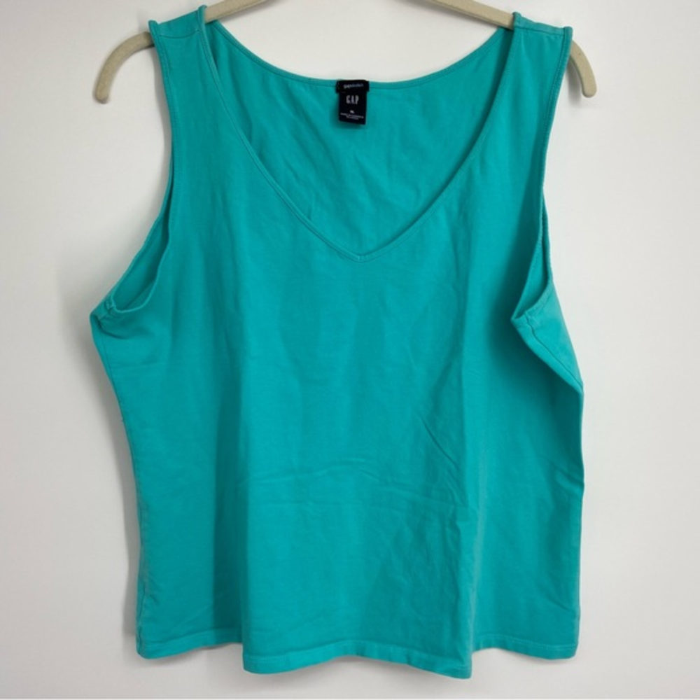 Gap, sleeveless V Neck turquoise green tee shirt, size XL